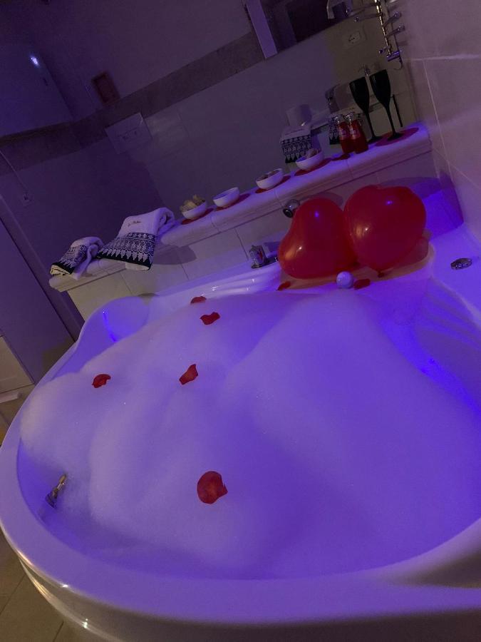 V&M Suite Con Jacuzzi Ostuni Eksteriør billede