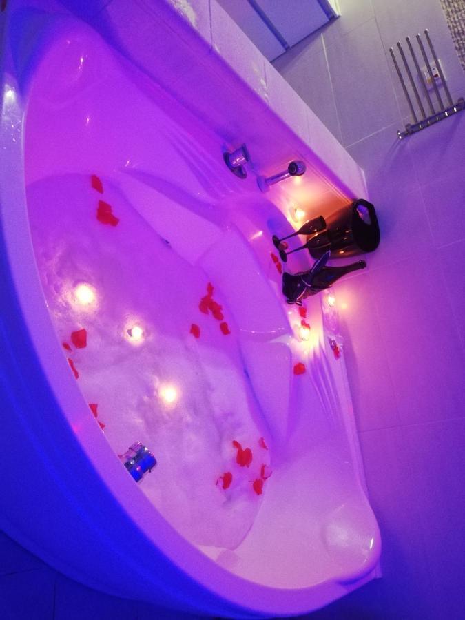 V&M Suite Con Jacuzzi Ostuni Eksteriør billede