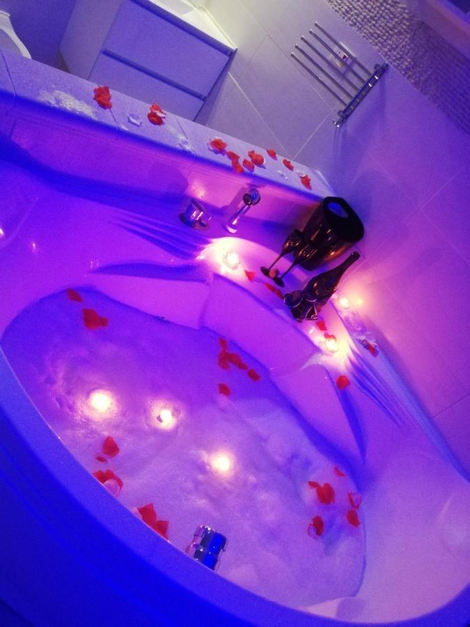 V&M Suite Con Jacuzzi Ostuni Eksteriør billede