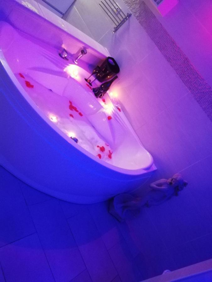 V&M Suite Con Jacuzzi Ostuni Eksteriør billede