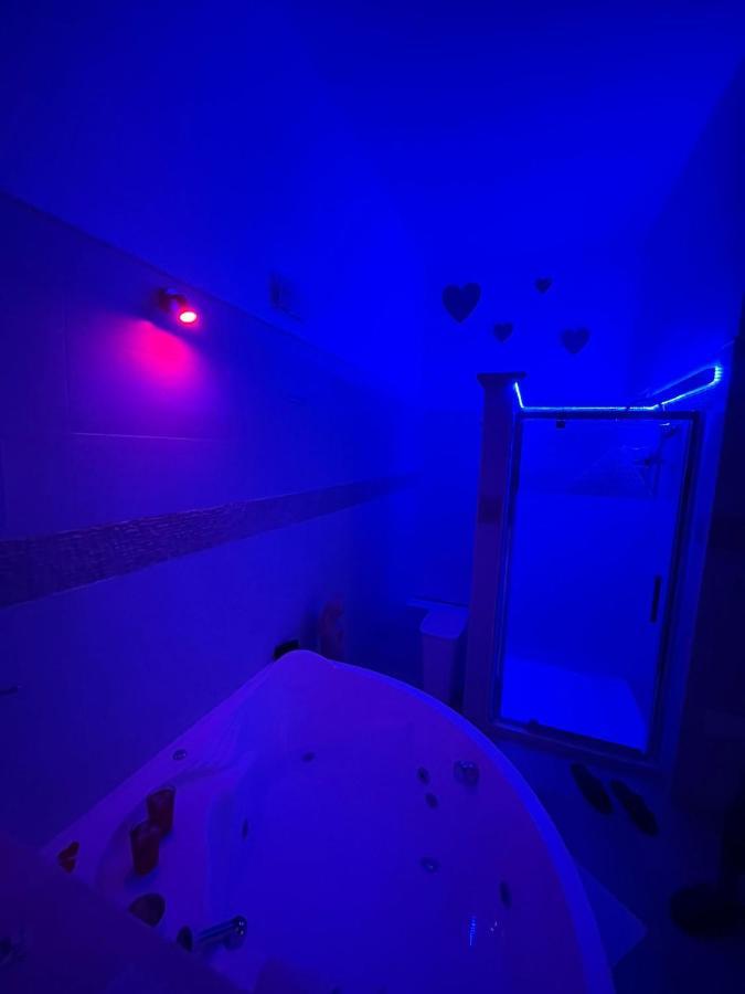 V&M Suite Con Jacuzzi Ostuni Eksteriør billede