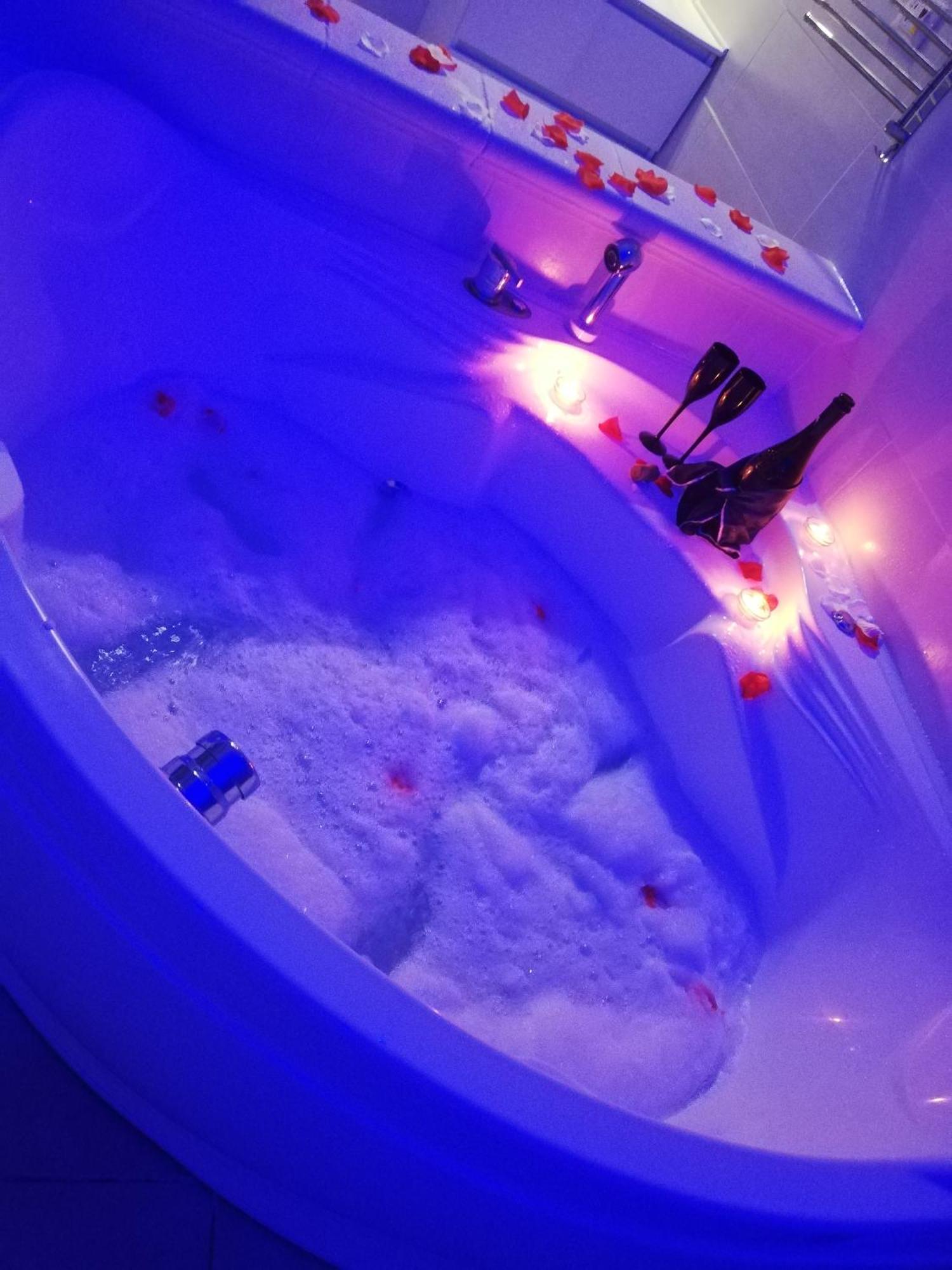 V&M Suite Con Jacuzzi Ostuni Eksteriør billede